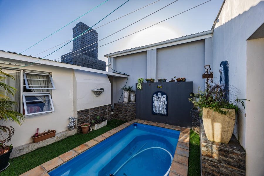 3 Bedroom Property for Sale in Sunnyridge Eastern Cape